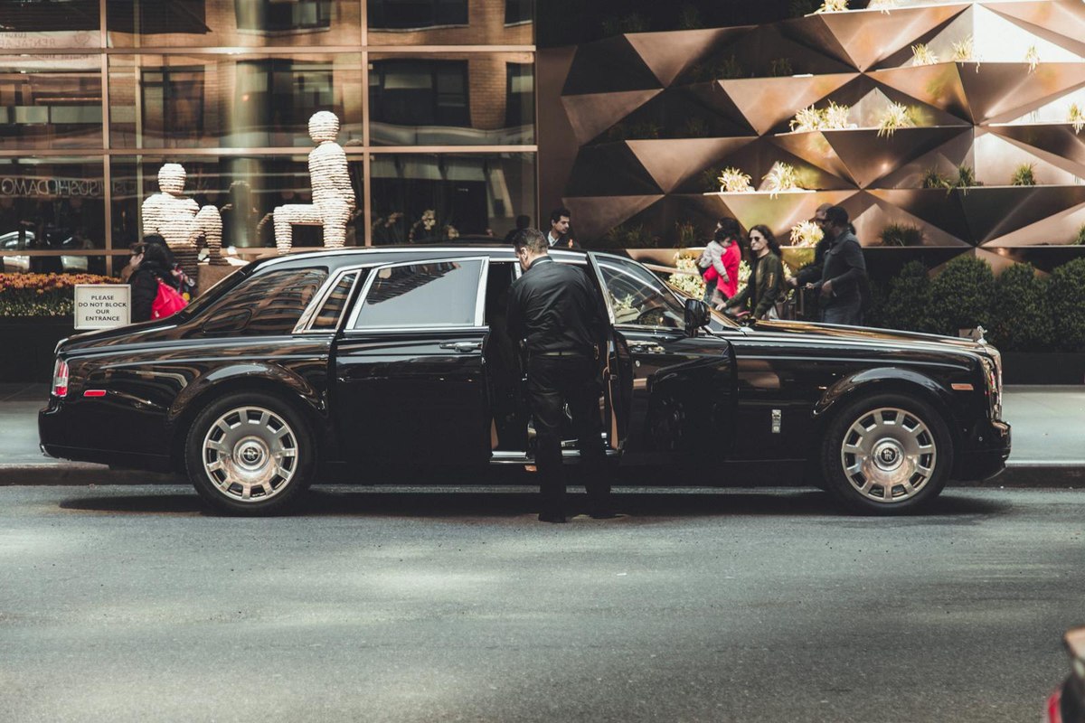 Luxury driving transfers